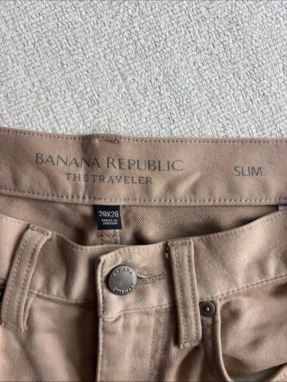 Banana Republic Slim Men's Traveler Pant in Khaki Tan
